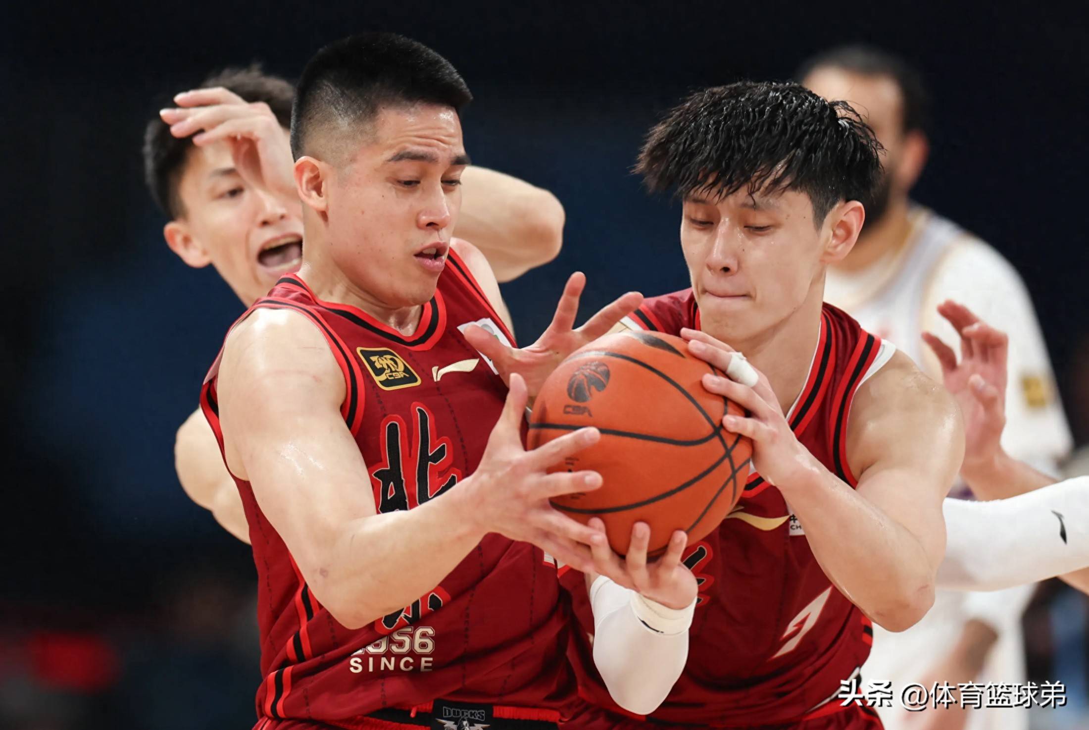 广东男篮大外援来了